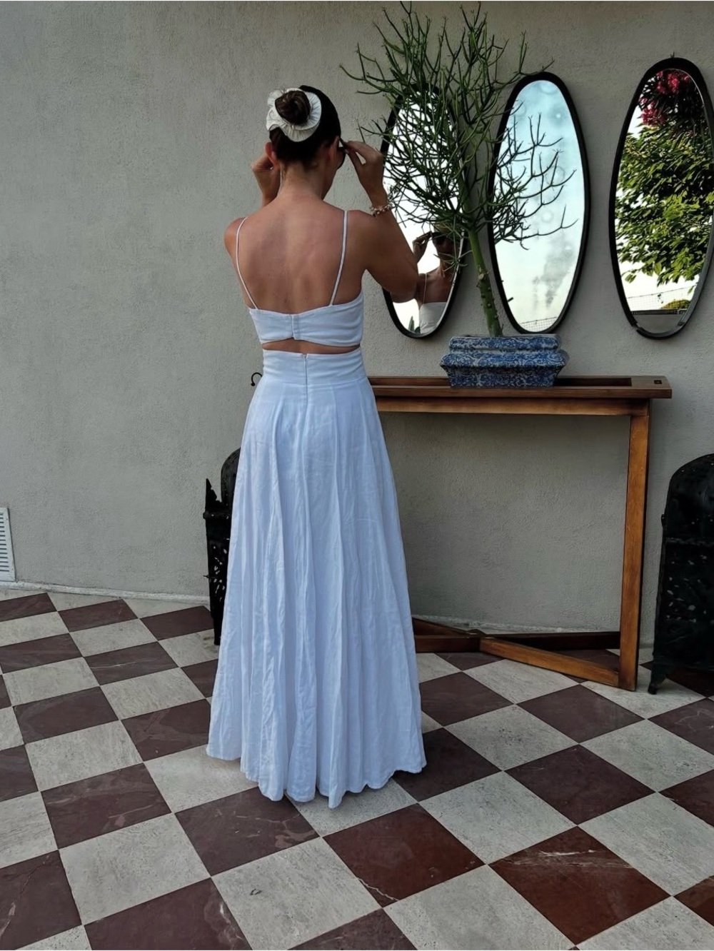 DISSH Aisle white linen crop top and long skirt set - Picture 6 of 10